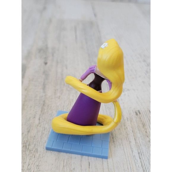 Jakks Disney Rapunzel Tangled Pascal Pixar toy figure - Picture 6 of 6